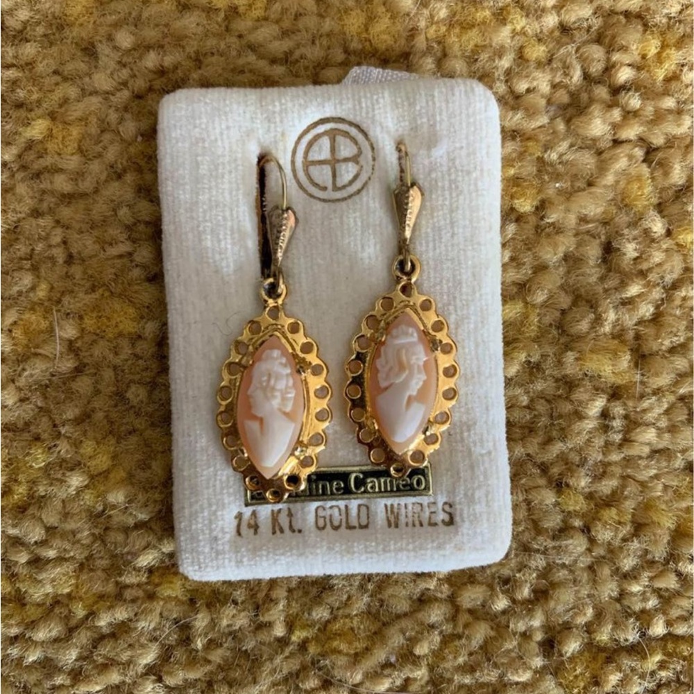 Vintage Cameo Earrings with 14k Gold Wires - Picture 2 of 2
